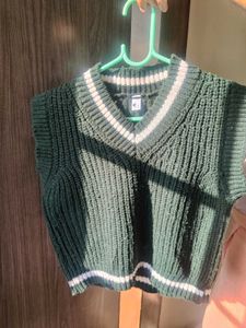VEST SWEATER