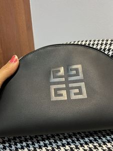 GIVENCHY Logo Cosmetics Makeup 💄 Pouch 👝