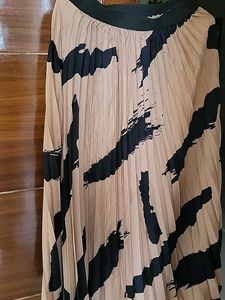 Abstract Print Pleated Midi Skirt