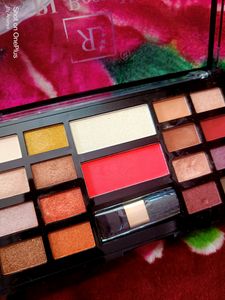 RL Beauty Shades Of Trend Eyeshadow &amp; Blush Palett