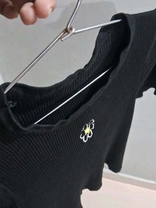 Black Ribbed Flower Tee