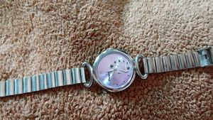 Elegant Fenix Women&#39;s Wristwatch with Silver Strap