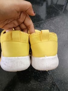 Shoe