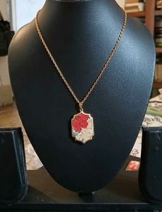 Floral Motif Shaped Porcelain Pendant Chain