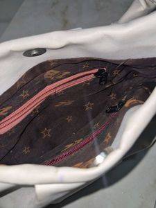 Stylish White Shoulder Bag