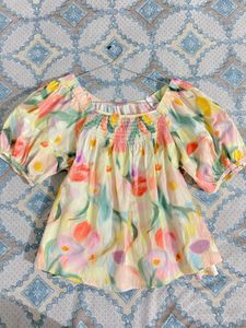 prettiest puff sleeves floral top