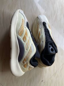 Yeezy 700v3