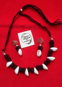 Cowrie Chokar