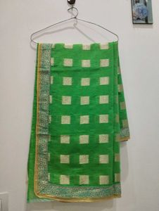 Green &amp; Gold Patterned Saree💚