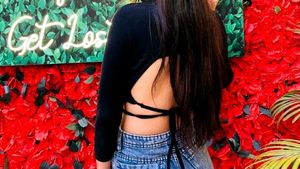 Backless Black Top