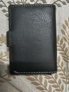 Hide &amp; Skin Black Leather Wallet