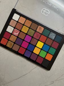 Europe Girl Eyeshadow Palette
