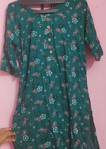 Beautiful side open kurti it doesn&#39;t fit