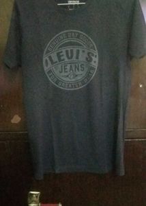 LEVI'S CASUALLY WEAR T-SHIRT