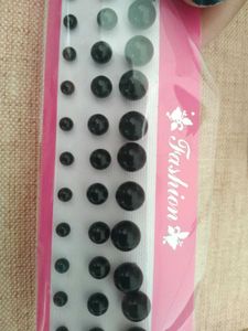 Set Of Black Round Earings