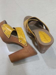 CATWALK Heels Size 39.
