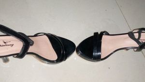 Black Heels 350rs