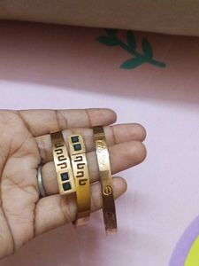 Set of 2 Gold Bangles