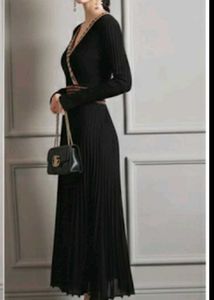 Free DeliveryElegant Black Knit Midi Dress