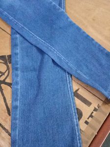 Blue Denim Strcheable Jeans