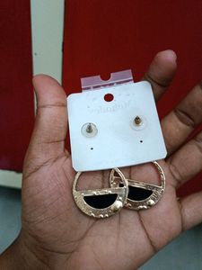Beautiful Black Earring😍✨❤