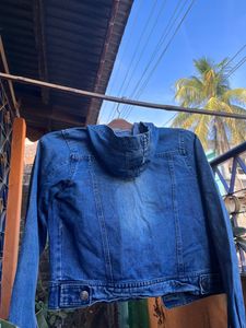 Hooded Denim Jacket 💙