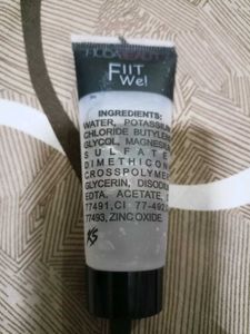 Huda Beauty FiiT We! Primer - Matte + Poreless