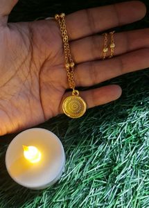 Gold Toned Coin Neckpiece🪙