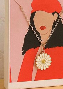 Daisy Pendant Necklace