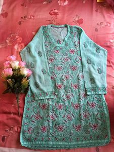 Awadhi ChikanKaari Elegant Embroidered Kurta