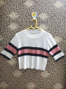 Stylish White Crop Top 🤍🐻‍❄️