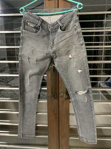 GAS Torn jeans!