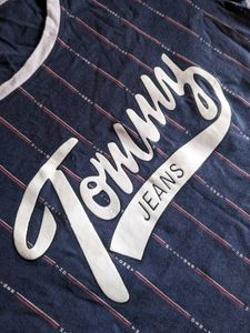 TOMMY JEANS T SHIRT