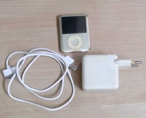 Original Apple ipod Nano Silver Music Player