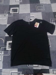 Reebok Black T-shirt