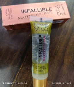 Lakme 9 To 5 Infallible Mattifying Base
