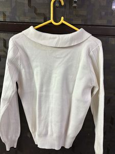 PURE WHITE WOOLLEN SWEATER