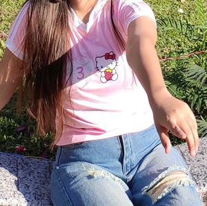 Hello Kitty Jersey Tee 🎀💗🌺✨