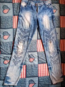 Light Wash Jeans with Pocket Detail