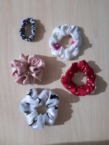 Bow Hair Clips And Scrunchies