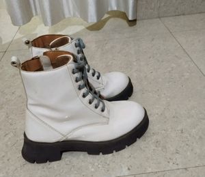 Ankle Length Laced Boots Size Eur 35/36