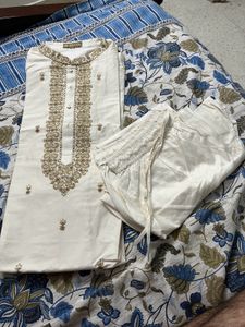 Tasva Cream Kurta Set With Embroidery