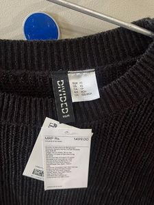 crop-top style cardigan with tag