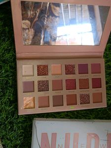 Huda Beauty Nude Eyeshadow