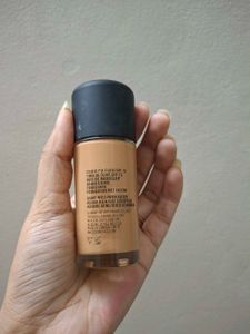 MAC Studio Fix Fluid SPF 15