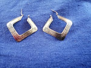 AJIO - Geometric Patterned Hoop Earrings