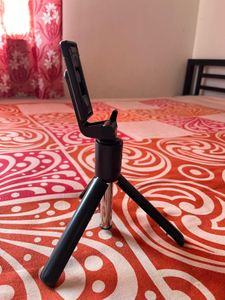 Mini Tripod Stand