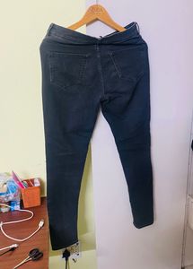 H&amp;M Ripped Jeans (waist 28-30)