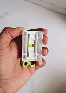 Rolling Tube Toothpaste Squeezer Toothpaste Seat Holder Stand Rotate Toothpaste Dispenser