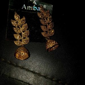 Golden Leaf Shape Earings With Stone Work💖